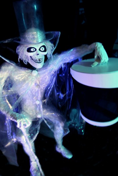 Full size hatbox ghost prop!